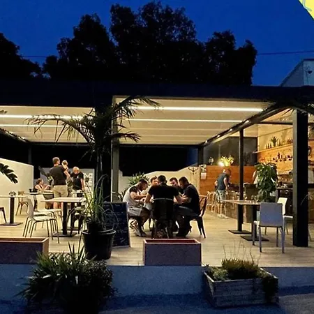 Kemp Mobil Confortable Avec Terrasse A - Api-1-52-365 *