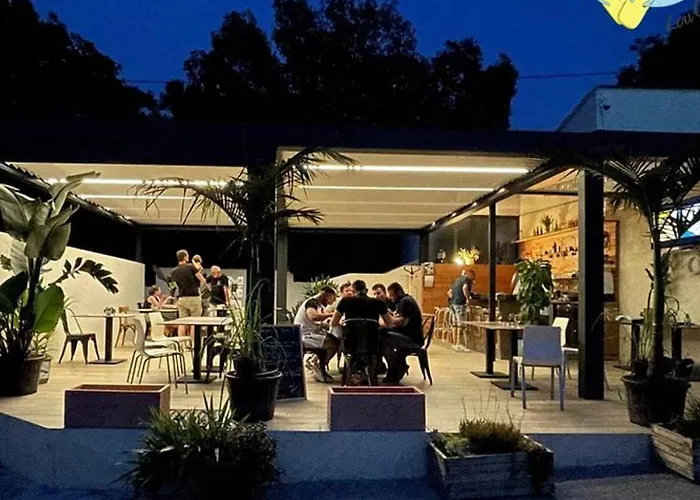 Camping Mobil Confortable Avec Terrasse à - Api-1-52-365 *